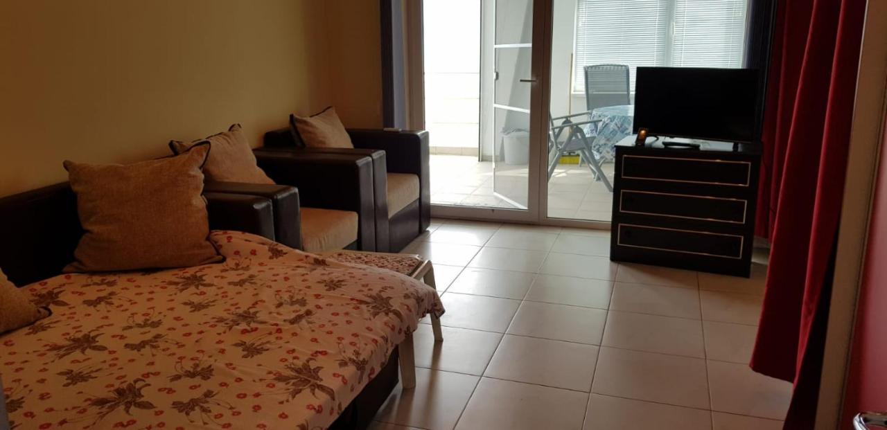 Nasty Apartament كوستِنيست المظهر الخارجي الصورة